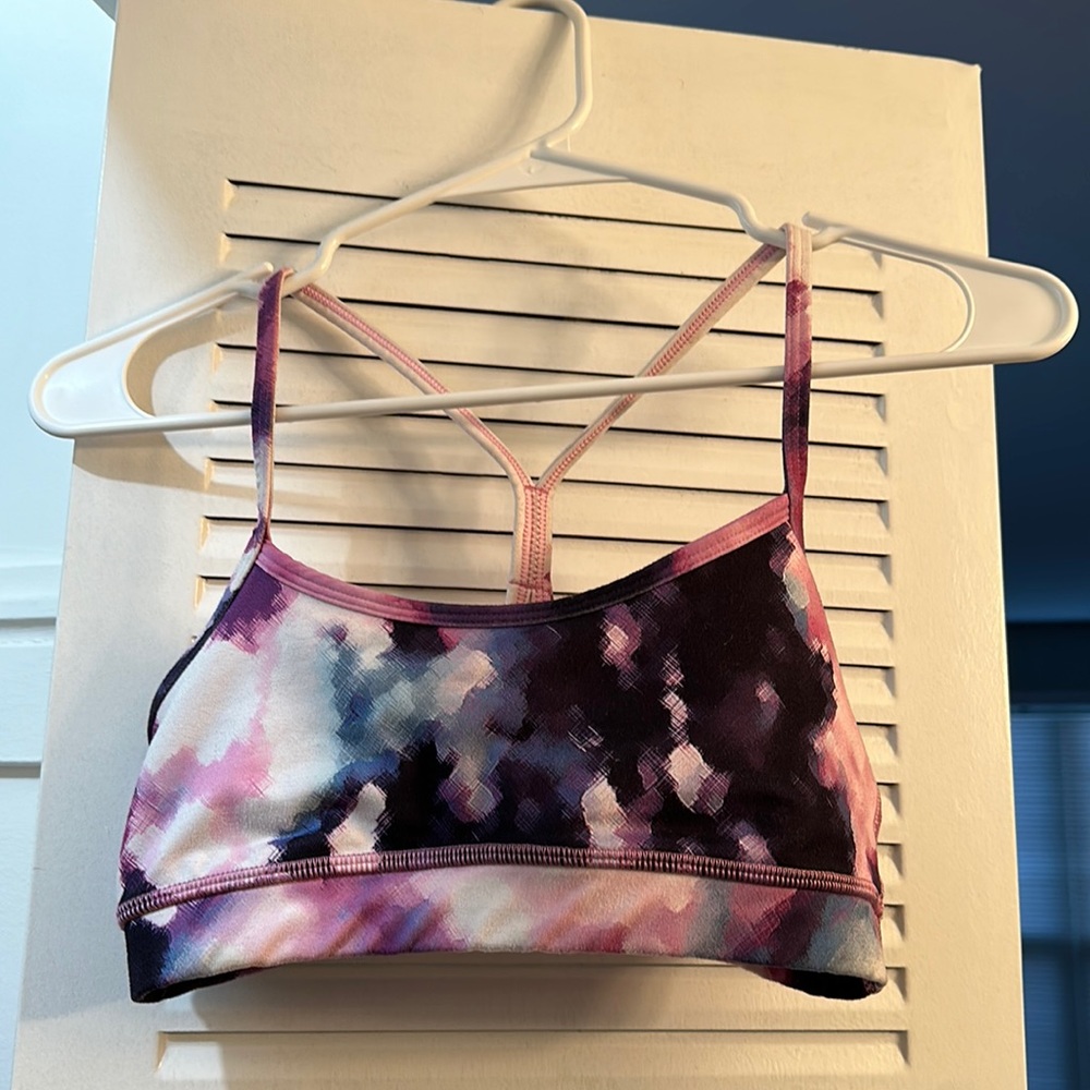 Lululemon sports bra